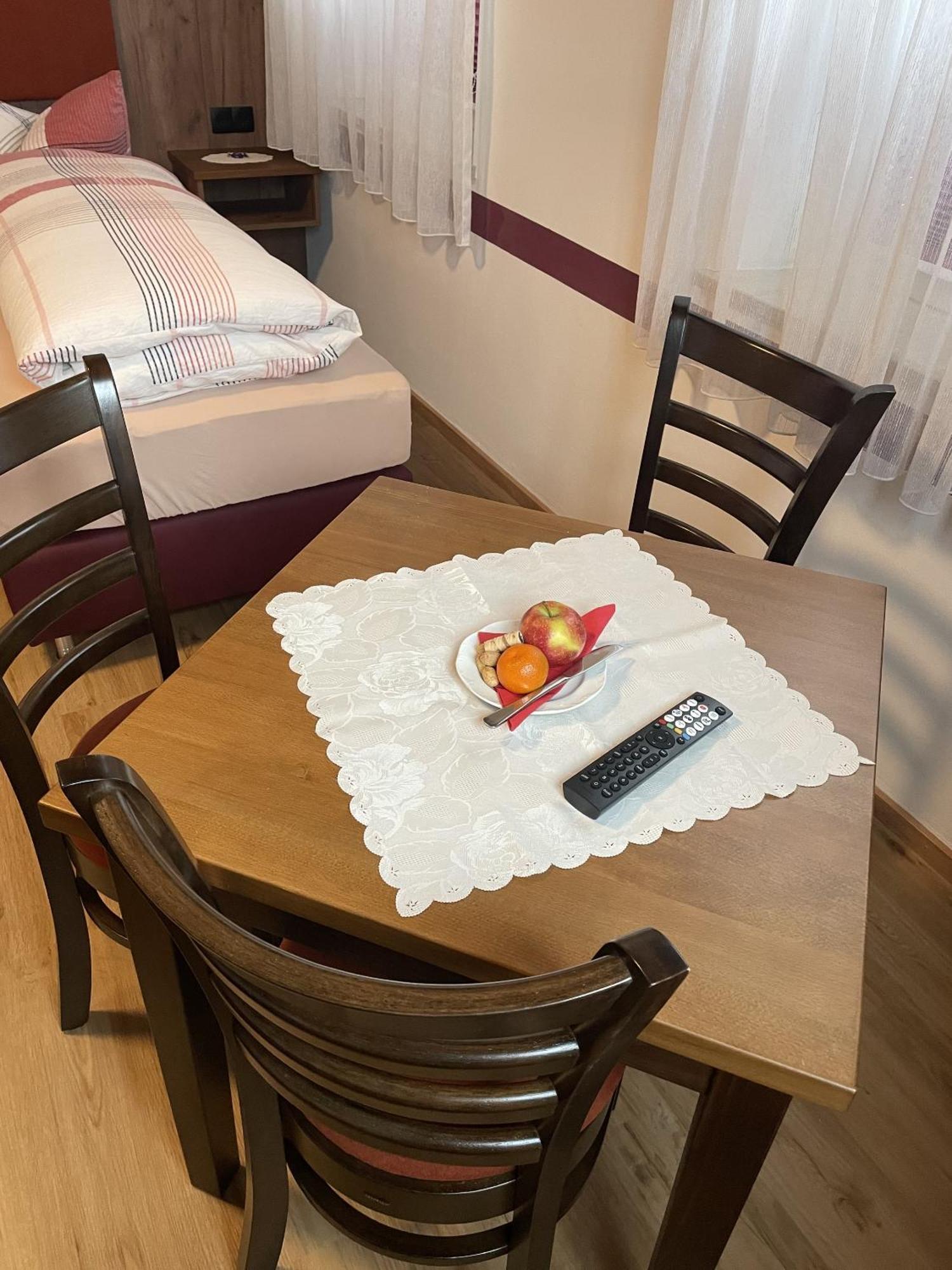 Hotel Boarding House Hohenwart Fuchstal Phòng bức ảnh