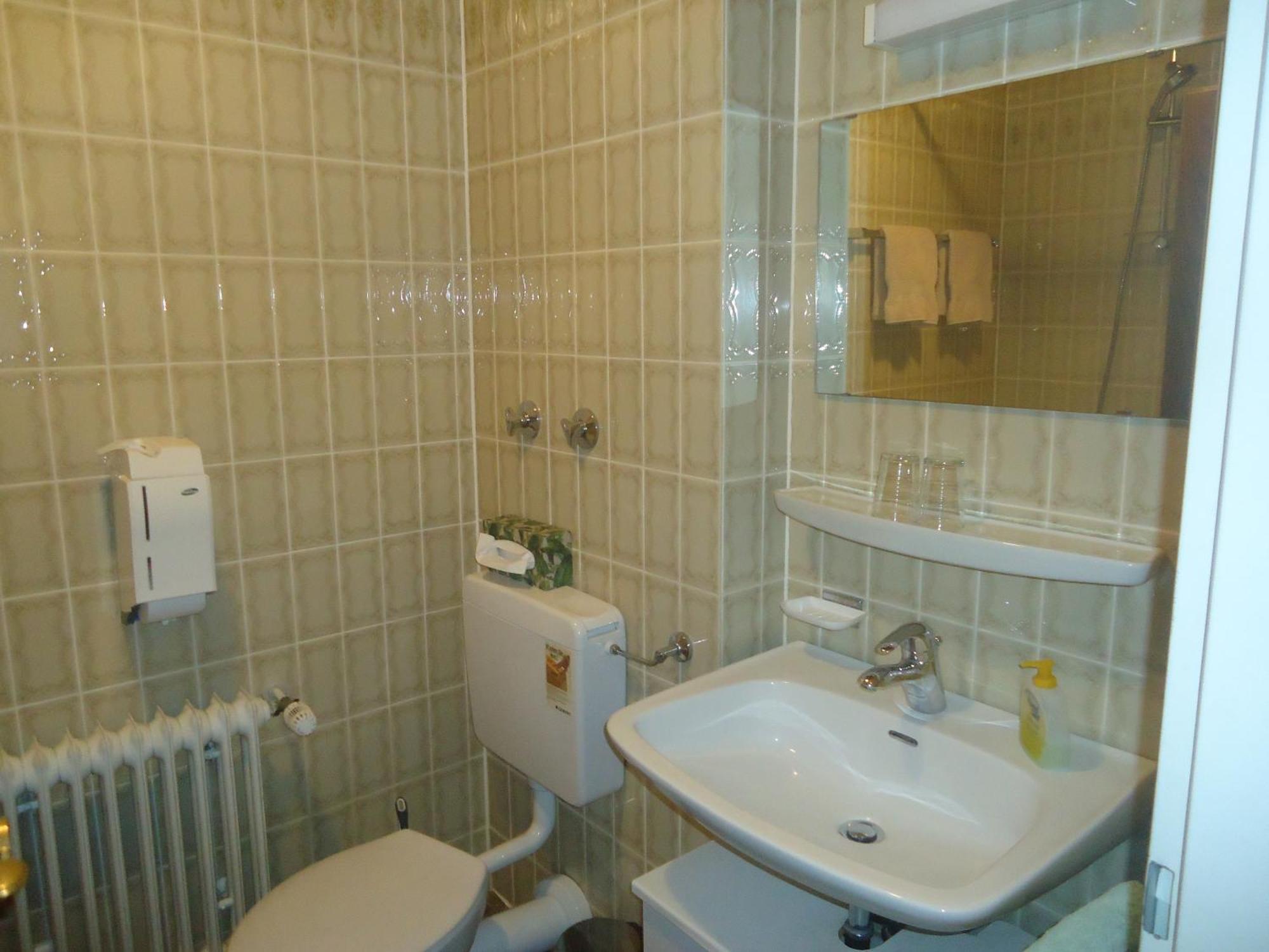 Hotel Boarding House Hohenwart Fuchstal Phòng bức ảnh